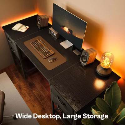 Desk_with_Mesh_Shelf