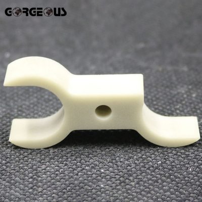 أجزاء سيراميك نتريد الألومنيوم ALN ذات الشكل المخصص للذراع الروبوتية