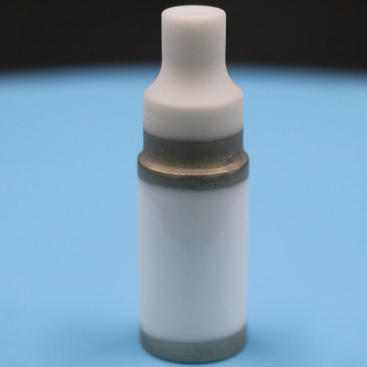 Tubos cerâmicos metalizados colocados para passagem direta