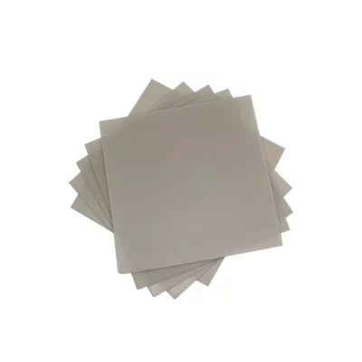 Substrat en céramique de nitrure d'aluminium à haute conductivité thermique pour une dissipation thermique efficace