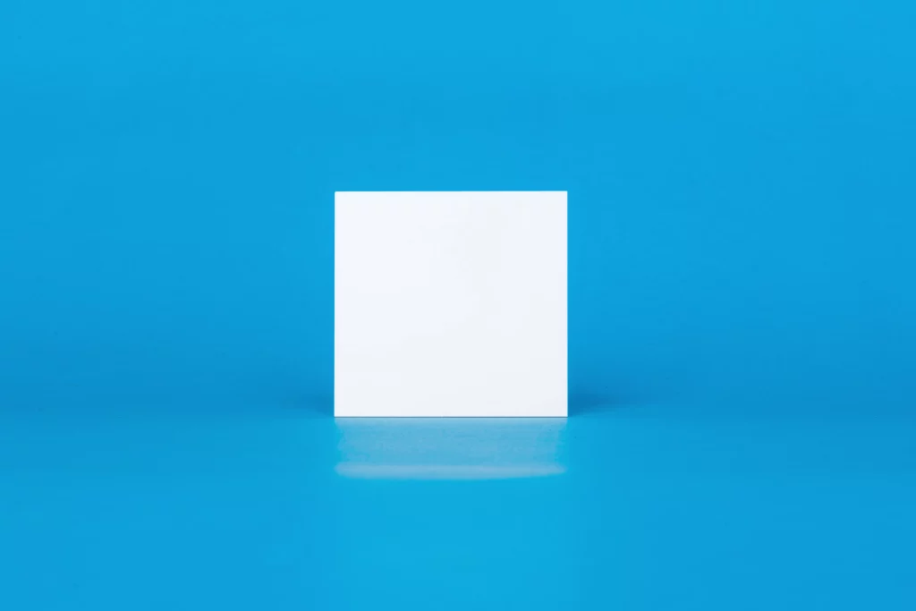 Alumina_substrate_vertical_picture