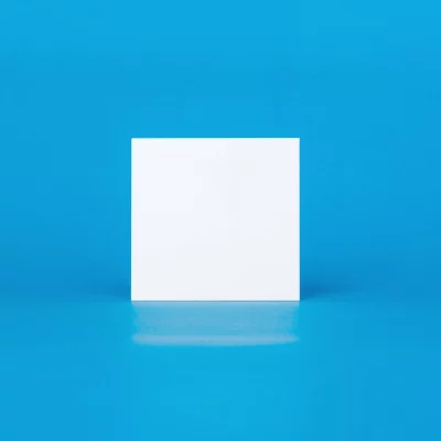 Alumina_substrate_vertical_picture