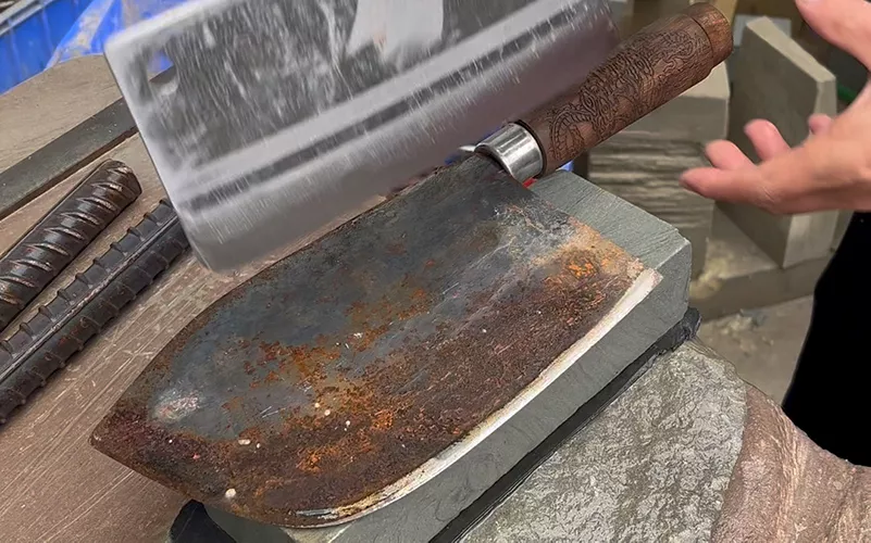 Rostiges Stahlmesser