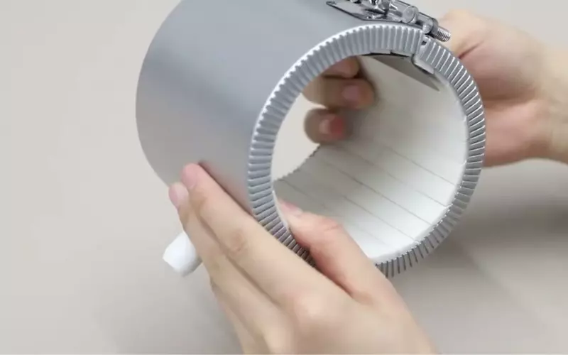 Ceramic Circle Ring Heater Element Ceramic Band Heaters offer longer heater life, high processing temperature capabilities and full flexibility for ease of installation.The built in thermal insulation limits heat losses and conserves electrical energy.