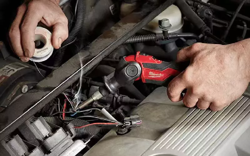 Applications of ceramic heating elements in wireless soldering stations