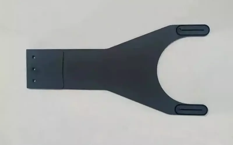 High-temperature resistant silicon carbide ceramic arm for demanding thermal environments