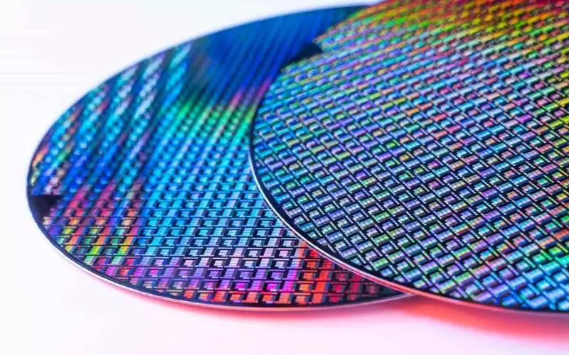 Quality semiconductor results from using SiC substrates