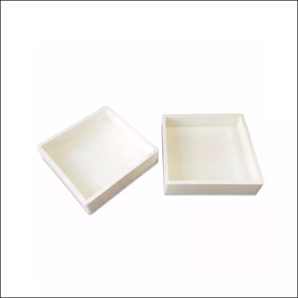 Ceramic square crucibles for chemical use