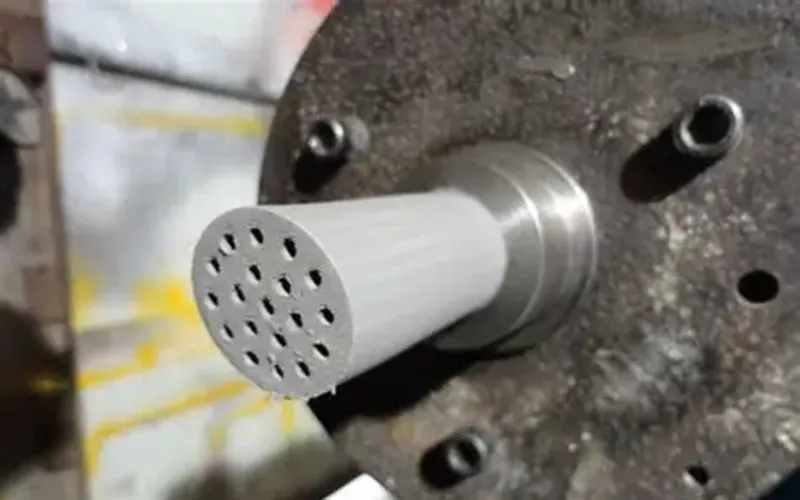 Industrial ceramic extrusion molding process