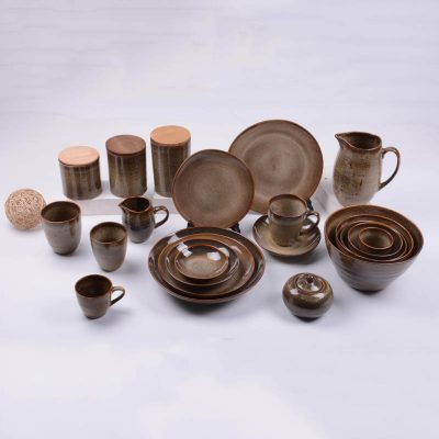 reacative stoneware dinnerware set