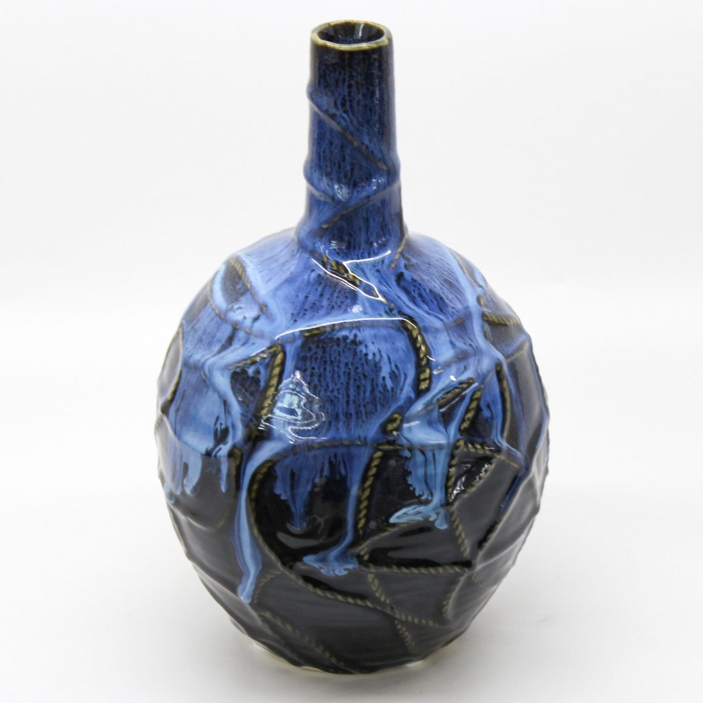 ceranic decor vase