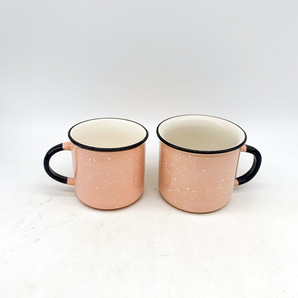 Earthenware mug set