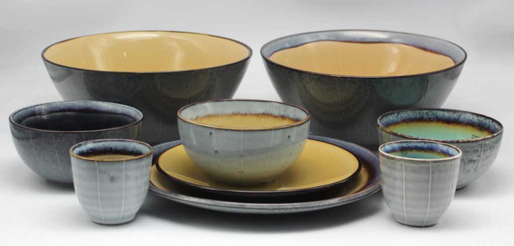durable glazed stoneware set