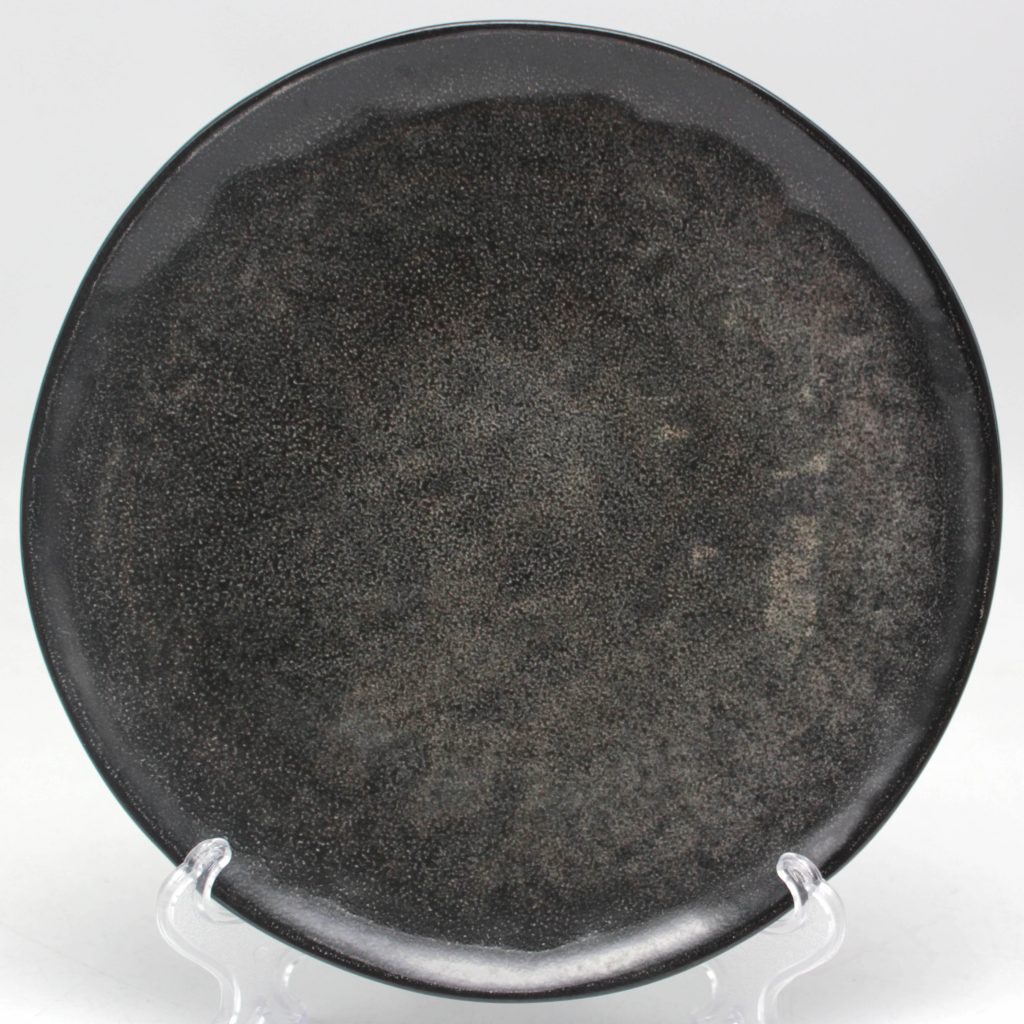 black reactive dinner plate