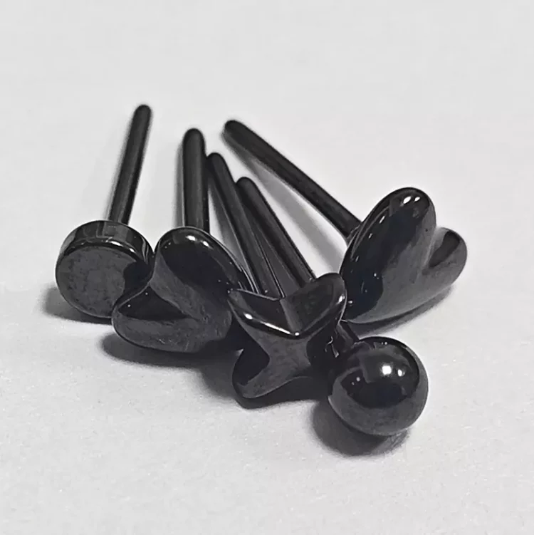 Black_ceramic_earrings