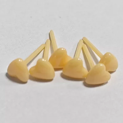 Light_yellow_ceramic_earrings