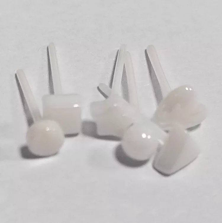 White_ceramic_earrings