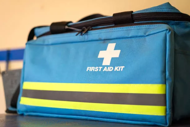 What Should Be Included in a Car First Aid Kit? A Buyer’s Guide to Kit Contents