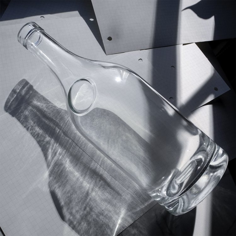 750ml  vodka glass bottle