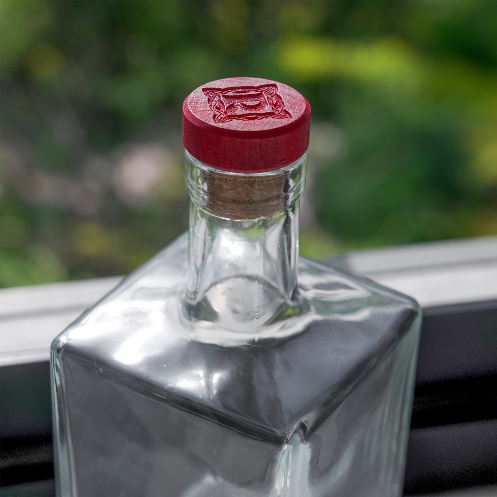 square 750ml whisky glass bottle 01