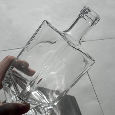 square 750ml whisky glass bottle 03