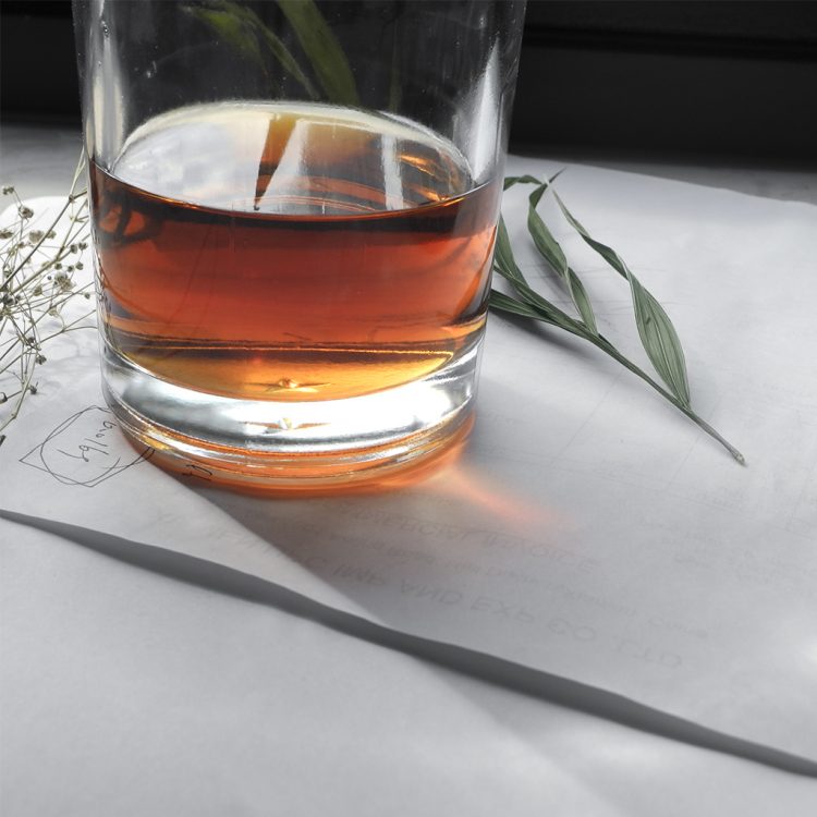 750ml cylindrical whiskey bottle 1