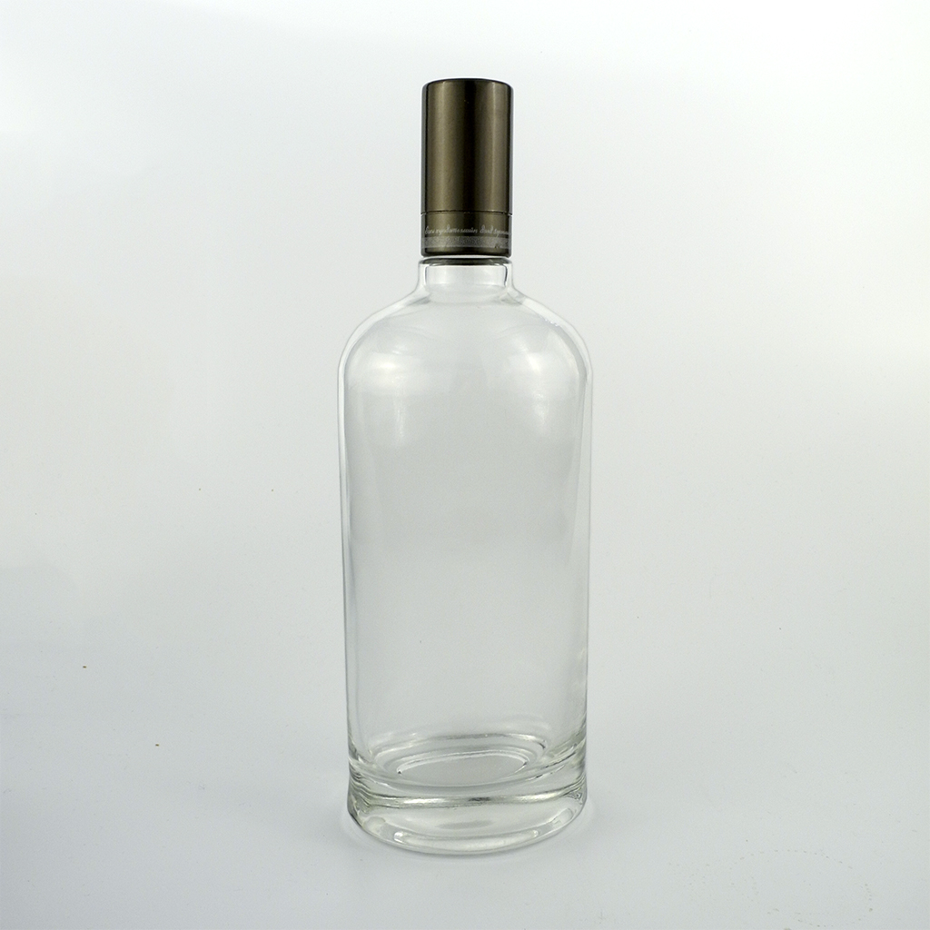 custom 750ml clear liquor bottle