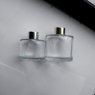 clear cylindrical aromatherapy glass bottle 002