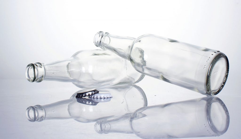 clear beer bottle 02