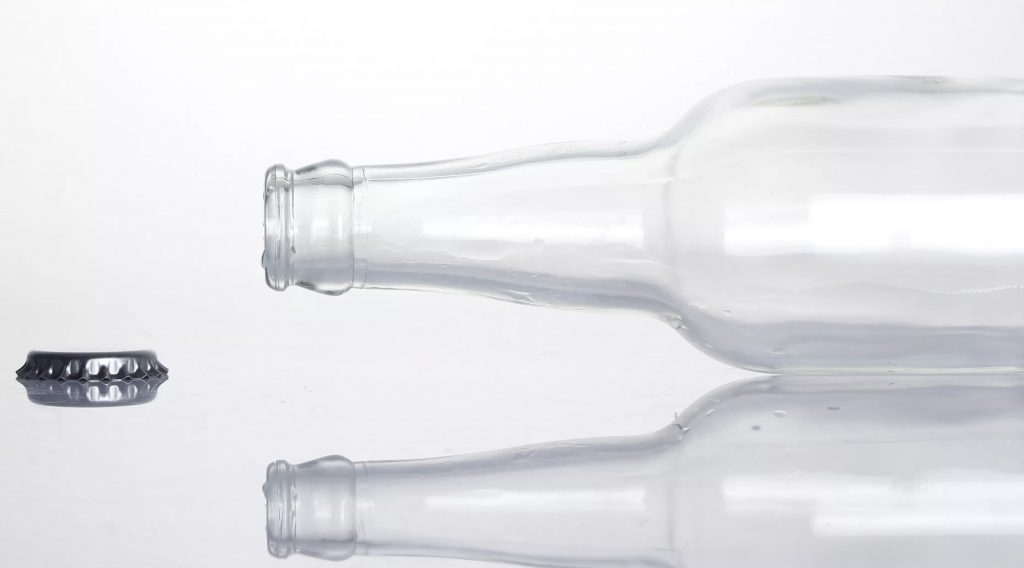 clear beer bottle 02