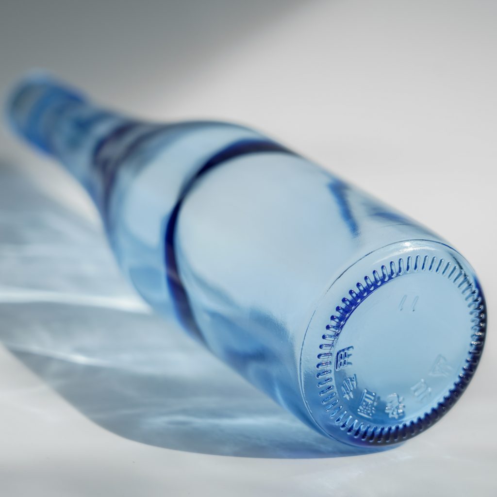 24oz blue glass container