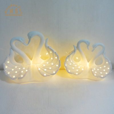 Hb23ebd3a3e0548dcbb64663fb51e3d28n