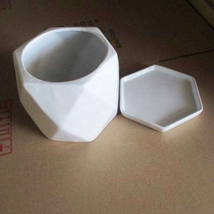 Hee10b81f8b8142f58b7197aa885e7743O