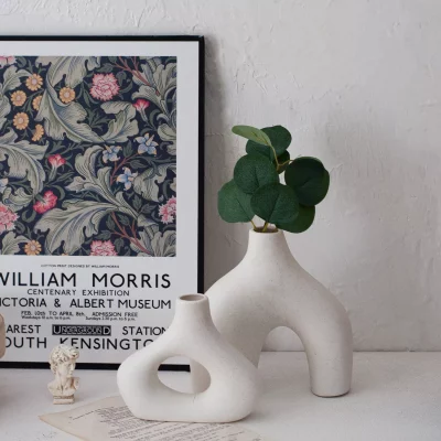 Modern Simple Ins Style Irregular White Ceramic Flower Vase for Homedecor Wedding Decoration and Gifts