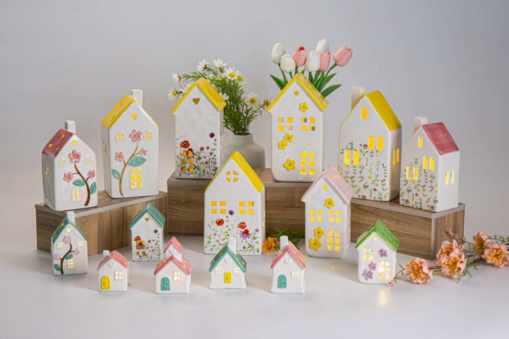 Spring and Easterday Decoration Ceramic House Model with Florial Decal and Hand-painting